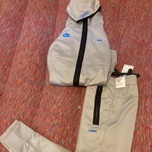 Nike Air max joggin suit